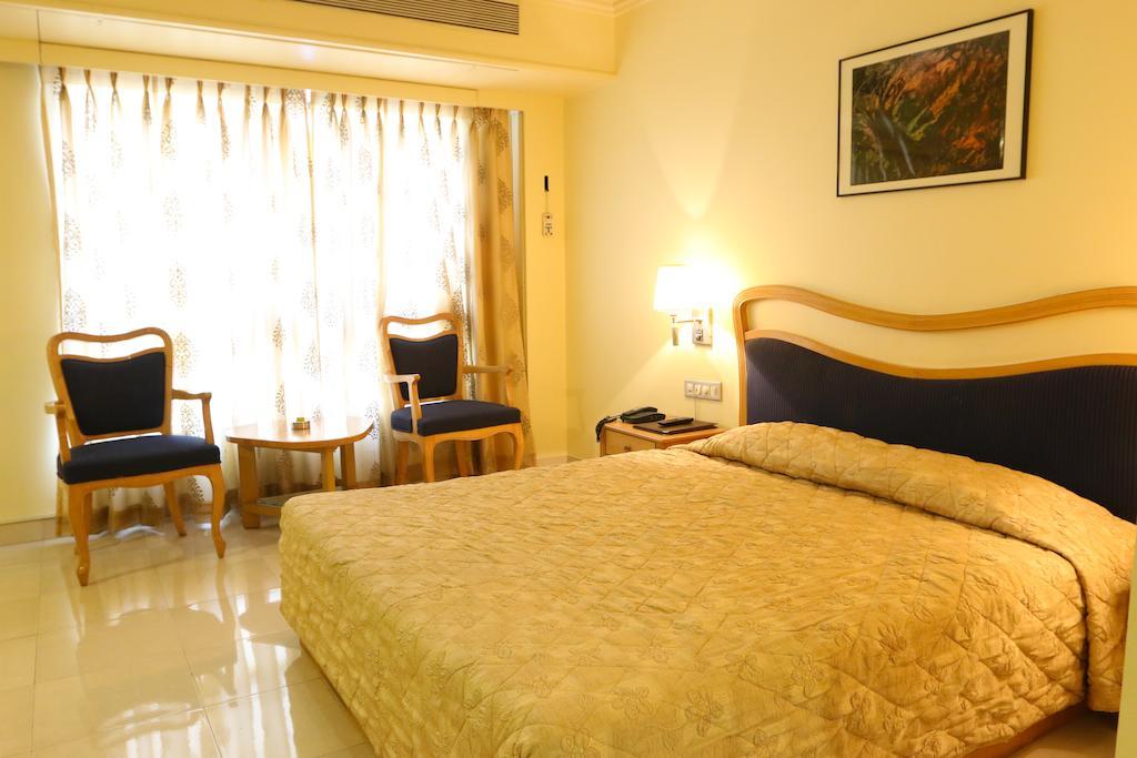 The Ambassador Hotel Pune Chambre photo