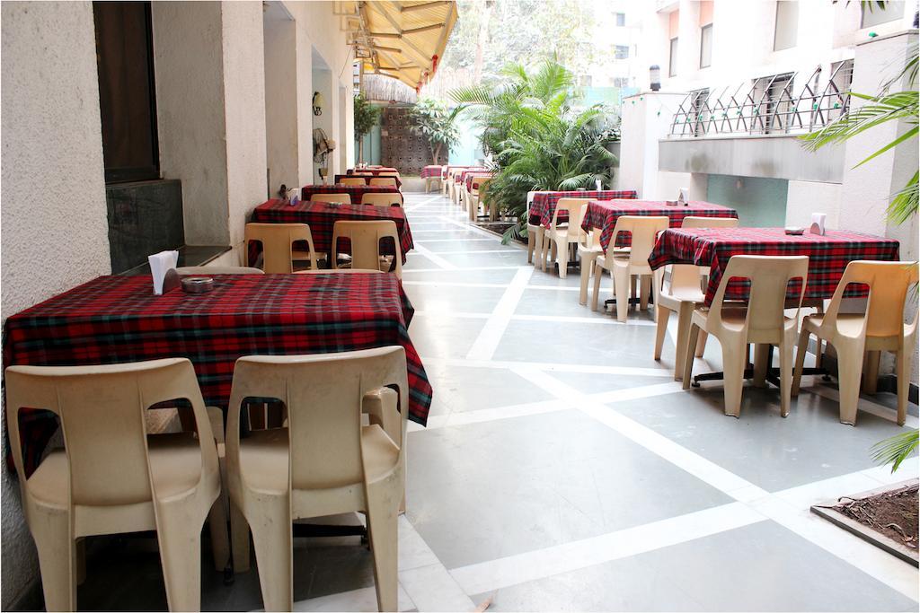 The Ambassador Hotel Pune Extérieur photo
