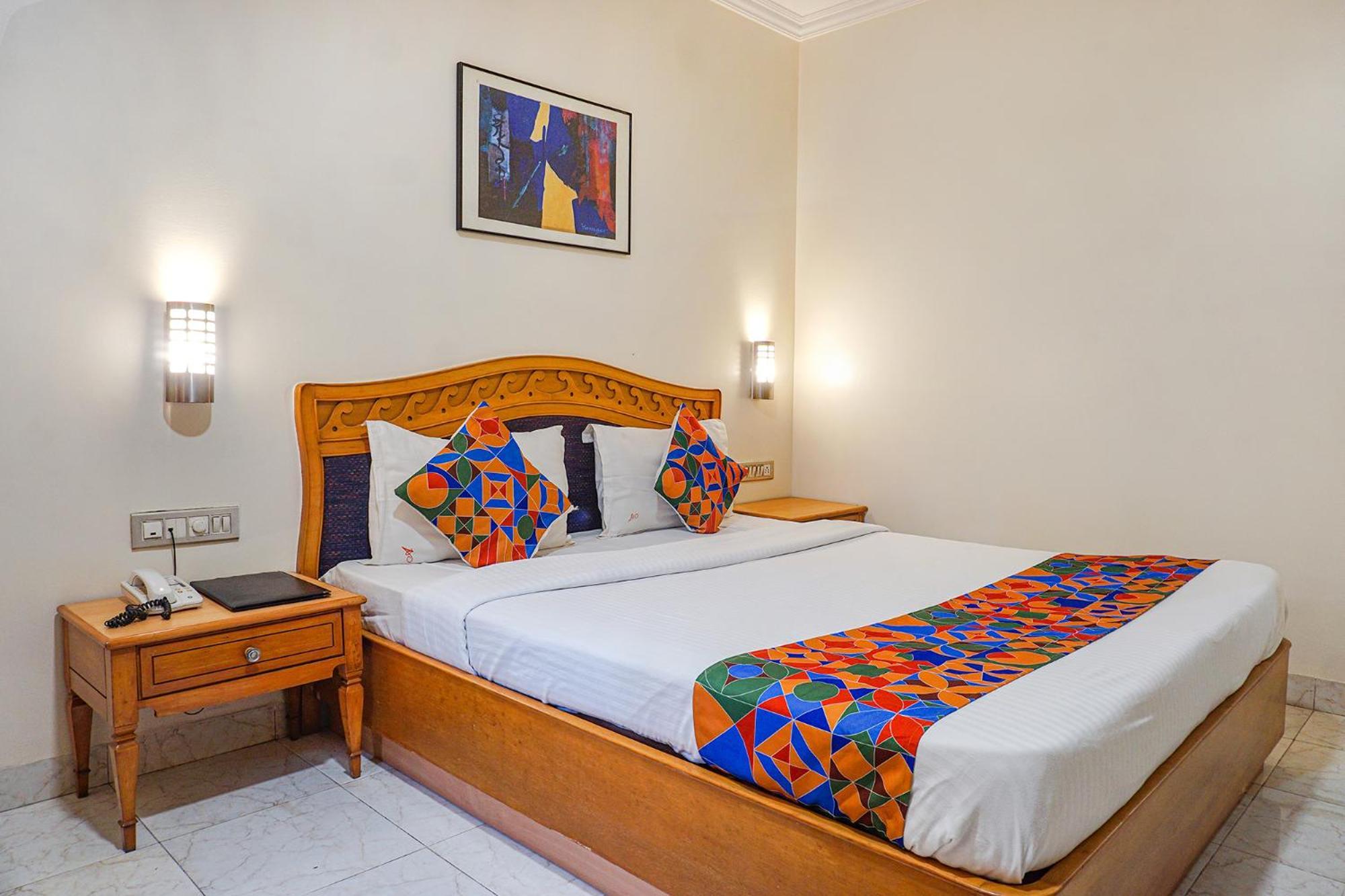 The Ambassador Hotel Pune Extérieur photo