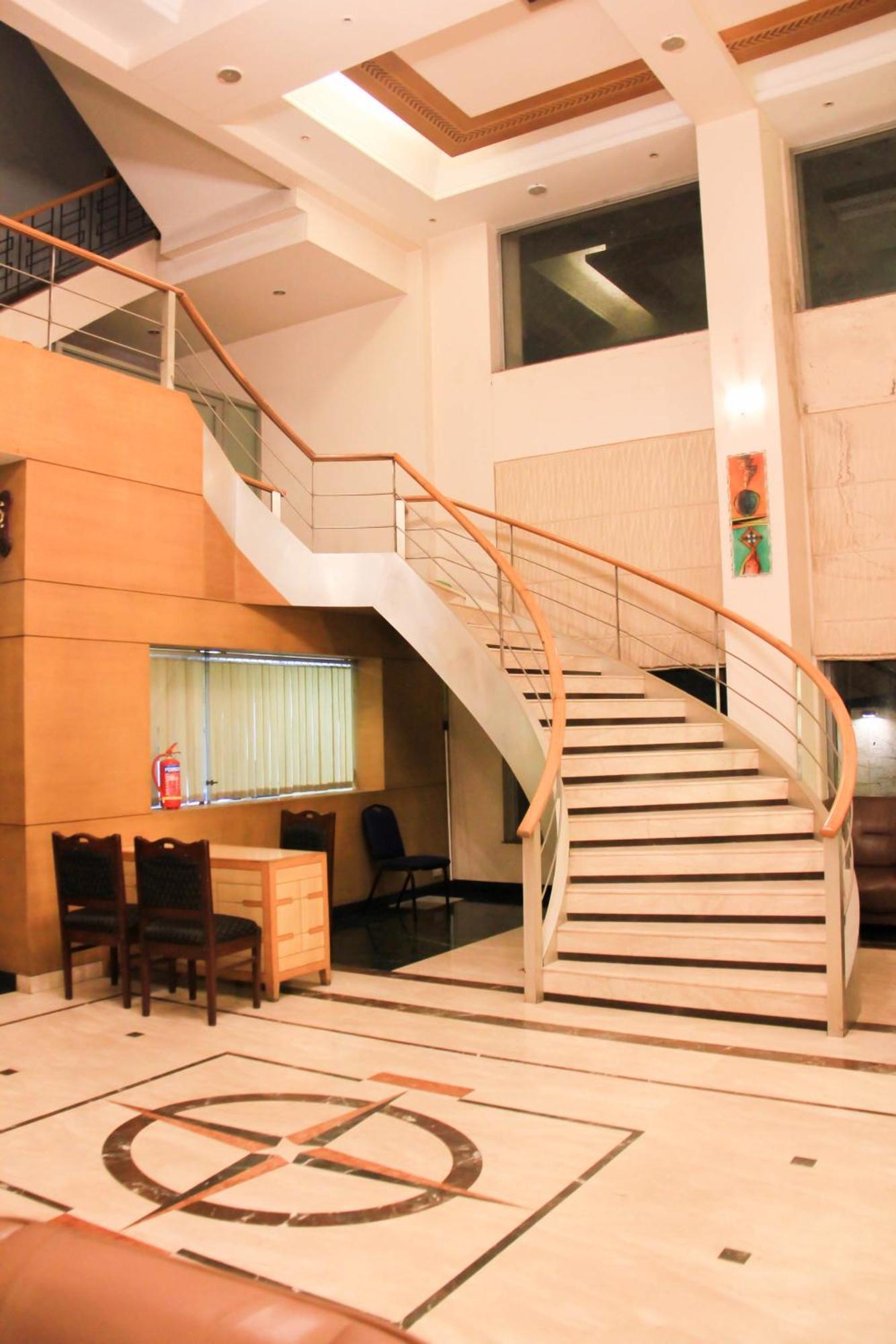 The Ambassador Hotel Pune Extérieur photo